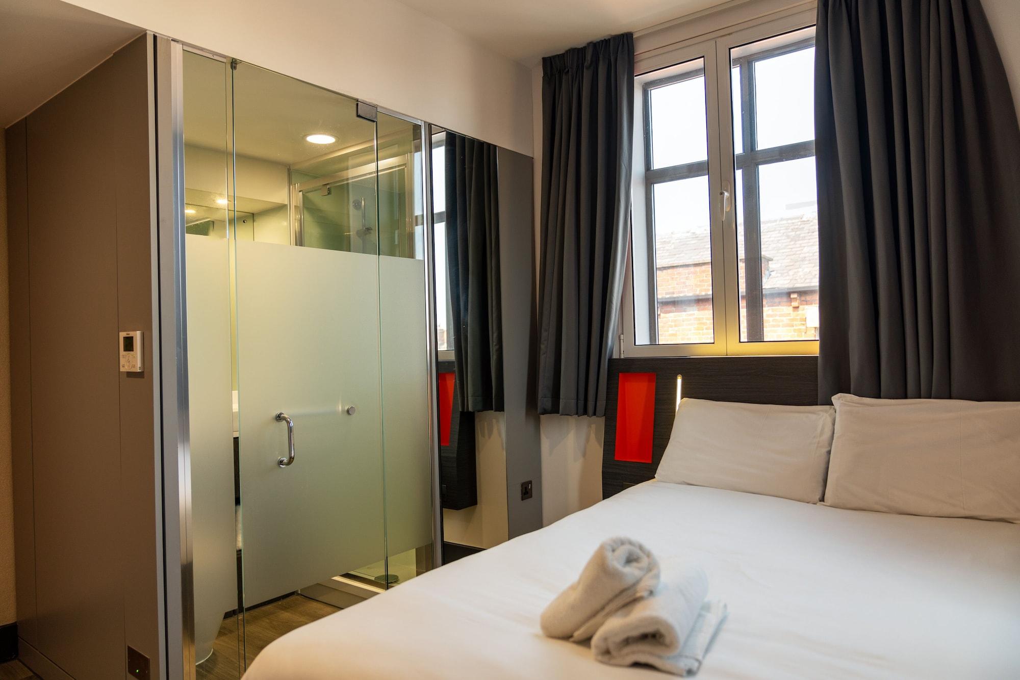 Easyhotel Leeds Exteriör bild